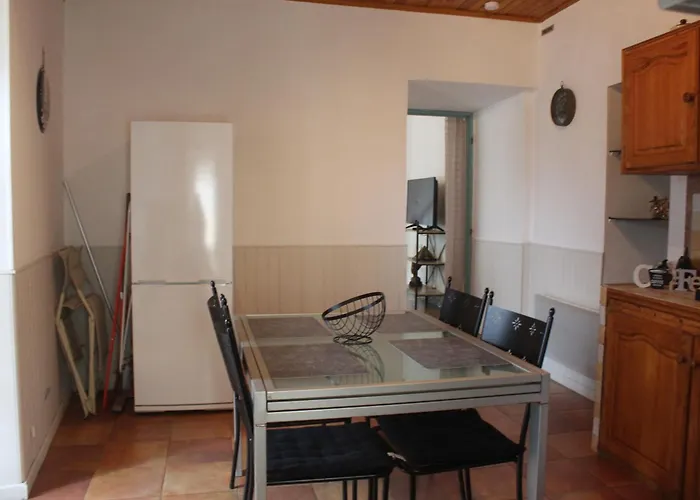 Semesterbostad Le Du *